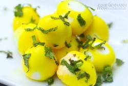 Chia sẻ bí quyết muối trứng cút 3 màu thành công ngay lần đầu