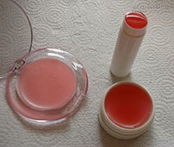 Giúp bạn tự chế son dưỡng mùa đông an toàn