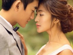 Thôi mặc áo vào rồi về với bố con anh