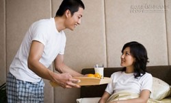 Cười ra nước mắt với chồng công tử chăm vợ đẻ