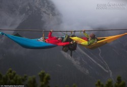 Thách thức thần chết, chênh vênh ngủ giữa trời