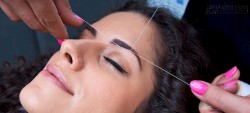 Tạo hình lông mày bằng sợi chỉ mất 2 phút