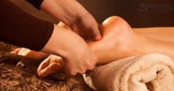 7 điều bạn sẽ nhận được nếu xoa bóp chân trước khi đi ngủ