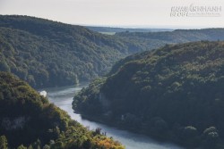 Gặp hên vớt được 100.000 Euro dưới sông