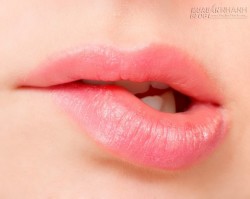 Chỉ 15 phút với mẹo hô biến môi thâm sì thành hồng hào ngay tức khắc