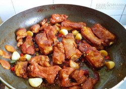 Cách làm sườn sốt tỏi cay và sườn kho bí đao hao cơm phải biết!