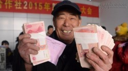 Nông dân nhận thưởng cuối năm hơn 35 tỷ đồng