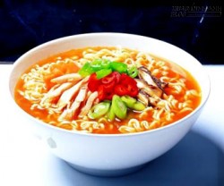 Mì ăn liền, tiện…nhưng không lợi