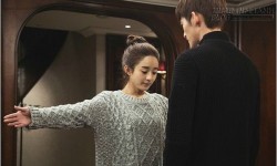 Chết sững với lý do hoãn tân hôn của chồng 2 tháng nay