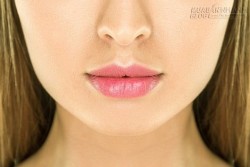 Đường Rãnh Kỳ Lạ Dưới Mũi: Chúng Tiết Lộ Điều Gì Về Bạn ?