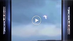 Xuất hiện luồng sáng chữ thập kì lạ khiến dân mạng xôn xao