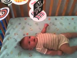 Cảnh báo tư thế có thể giết chết con bạn trong khi ngủ