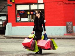 Xếp hạng 5 chòm sao tiêu tiền mạnh tay nhất 2016