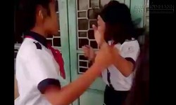 Nữ sinh bị đánh, trường và thầy cô mất danh hiệu thi đua