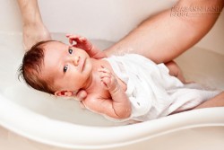 4 lỗi khi bố mẹ tắm cho con có thể khiến trẻ mất mạng