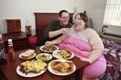 Choáng với trọng lượng của cô dâu nặng nhất nước Mỹ