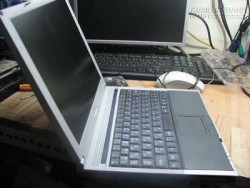 Cách kiểm tra khi đi mua laptop cũ