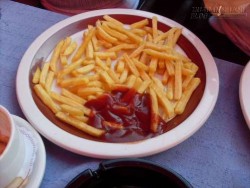 Cọ sạch đồ đạc bằng các thực phẩm có sẵn trong nhà