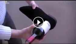 Bí quyết mở nút chai rượu vang bằng một chiếc giày cực đơn giản
