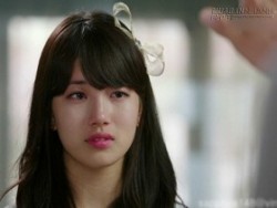 Cuộc điện thoại lạ giữa đêm: Cô ra cổng nhận…quà ngay