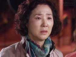 Giữa đêm khuya, mẹ chồng hùng hổ sang nhà hàng xóm đòi chồng cho tôi