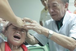 Vị thần kim ôm nỗi lo thất truyền nghề châm cứu