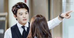Sốc khi cầm lá đơn ly hôn ký sẵn của chồng vào ngày mùng 5 Tết