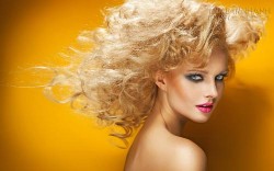 Cách tự nhuộm tóc vàng an toàn tại nhà