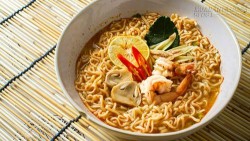 Cơ thể nổi loạn thế nào khi bạn ăn mỳ gói?