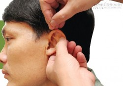 Dấu hiệu trên tai cảnh báo bệnh nan y