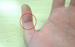 Sau khi đọc bài này ai cũng sẽ kiểm tra liệu mình có mắt thần trên ngón tay cái