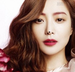 Những dấu hiệu bất thường trên mặt và tay gây hao tài tốn của