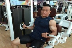 Bác sĩ tương lai nặng 95 kg, sở hữu cơ bụng 6 múi