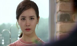 Đây là bạn gái của chồng con, cô ấy muốn được thay con làm con dâu bố mẹ