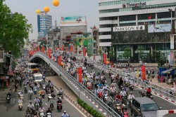 Chi phí sống tại Hà Nội đắt đỏ ngang Bangkok