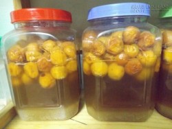 Nguy cơ ung thư vì uống nước hoa quả trong chai nhựa, inox