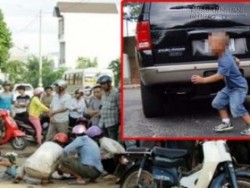 Cha lùi xe vô tình cán chết con trai