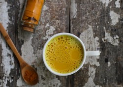 Uống 1 cốc nước nghệ ấm mỗi sáng xem điều kỳ diệu gì sẽ xảy ra