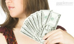 3 chòm sao nữ sẵn sàng đổi tình lấy tiền