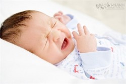 Tuyệt chiêu trị nghẹt mũi khó thở cho bé khi ngủ