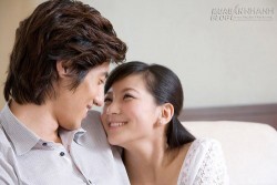 5 năm sau ngày cưới tôi mới biết lý do chồng mang ga giường đi giặt ngay đêm tân hôn