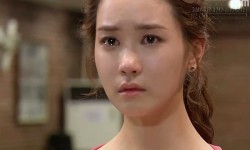 Sự lạnh nhạt suốt 7 năm của chồng sau vết máu trên ga giường đêm tân hôn và cái kết bất ngờ