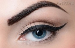 Hình dáng lông mày tiết lộ điều gì về tính cách của bạn?