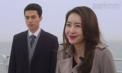 Nụ cười mỉm dịu dàng của vợ khi bước lên chiếc xe sang trọng đó, 10 năm sau tôi mới hiểu