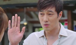 Bỏ của chạy lấy người khi chứng kiến hành động ấy của bạn trai giàu có