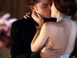 Vỏ bọc hoàn hảo của gã chồng thành đạt, yêu vợ biết ăn vụng giỏi chùi mép