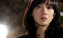 Chân tôi nhấc không nổi khi thấy bóng dáng khổ sở của vợ và con lấp ló ở cửa sau nhà nghỉ