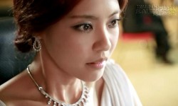 Sự thật phũ phàng đằng sau những bát cháo móng giò chồng chăm vợ