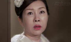 Món quà ra mắt của con dâu quê mùa khiến mẹ chồng giàu phải bật khóc