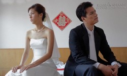 Phải đến khi thấy chồng ngồi xé toạc thùng phong bì mừng cưới, tôi mới hiểu vì sao mình có giá 2 tỷ